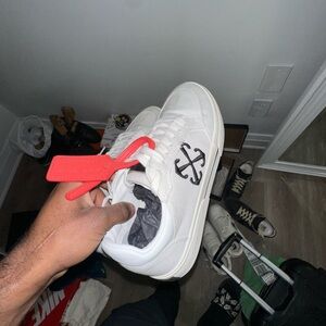Off-White Vulcanized White and Black Sneakers with Red Tag